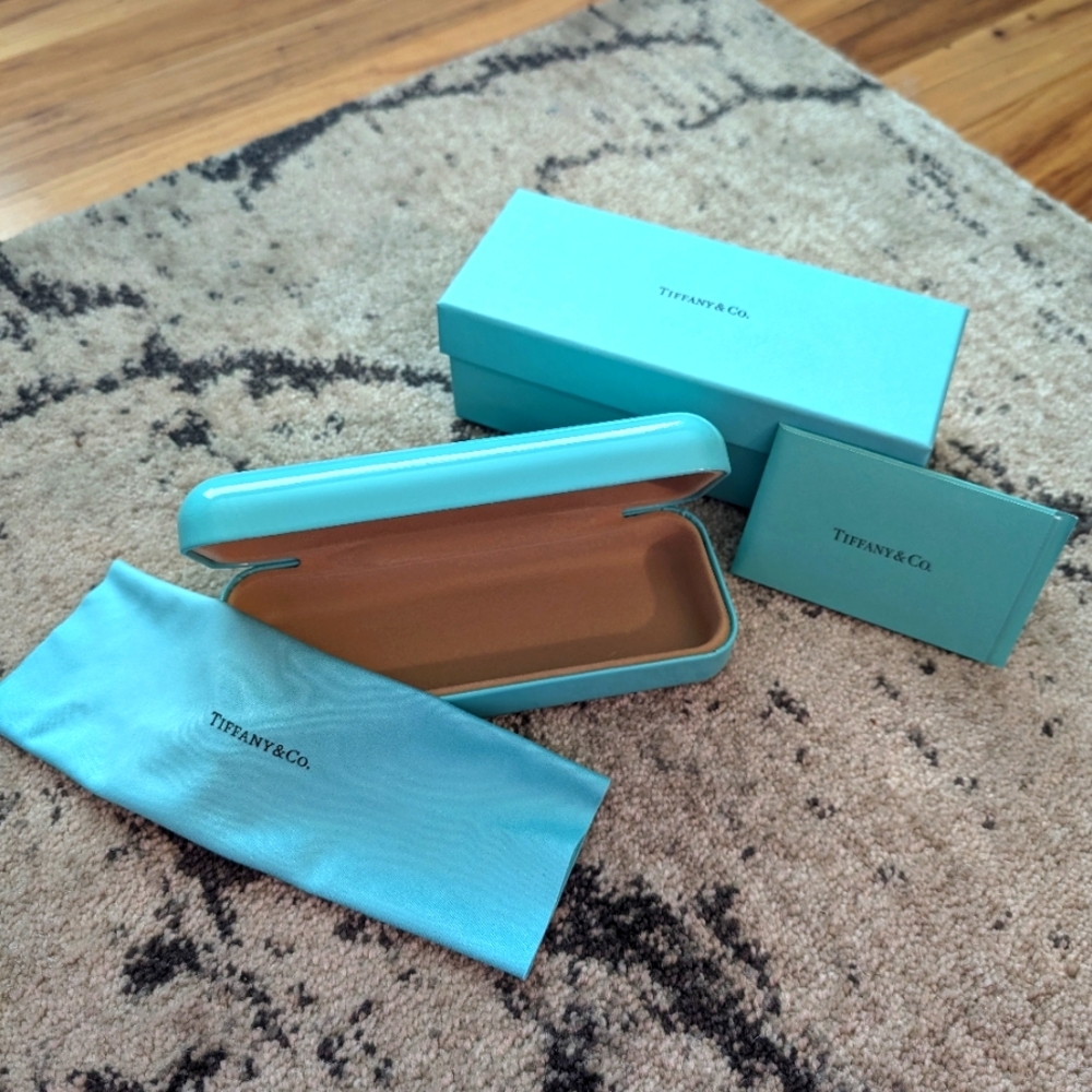 NWOT Tiffany & Co. Hard shell Glasses Case, Gift Box, Cleaning Cloth, BLANK COA